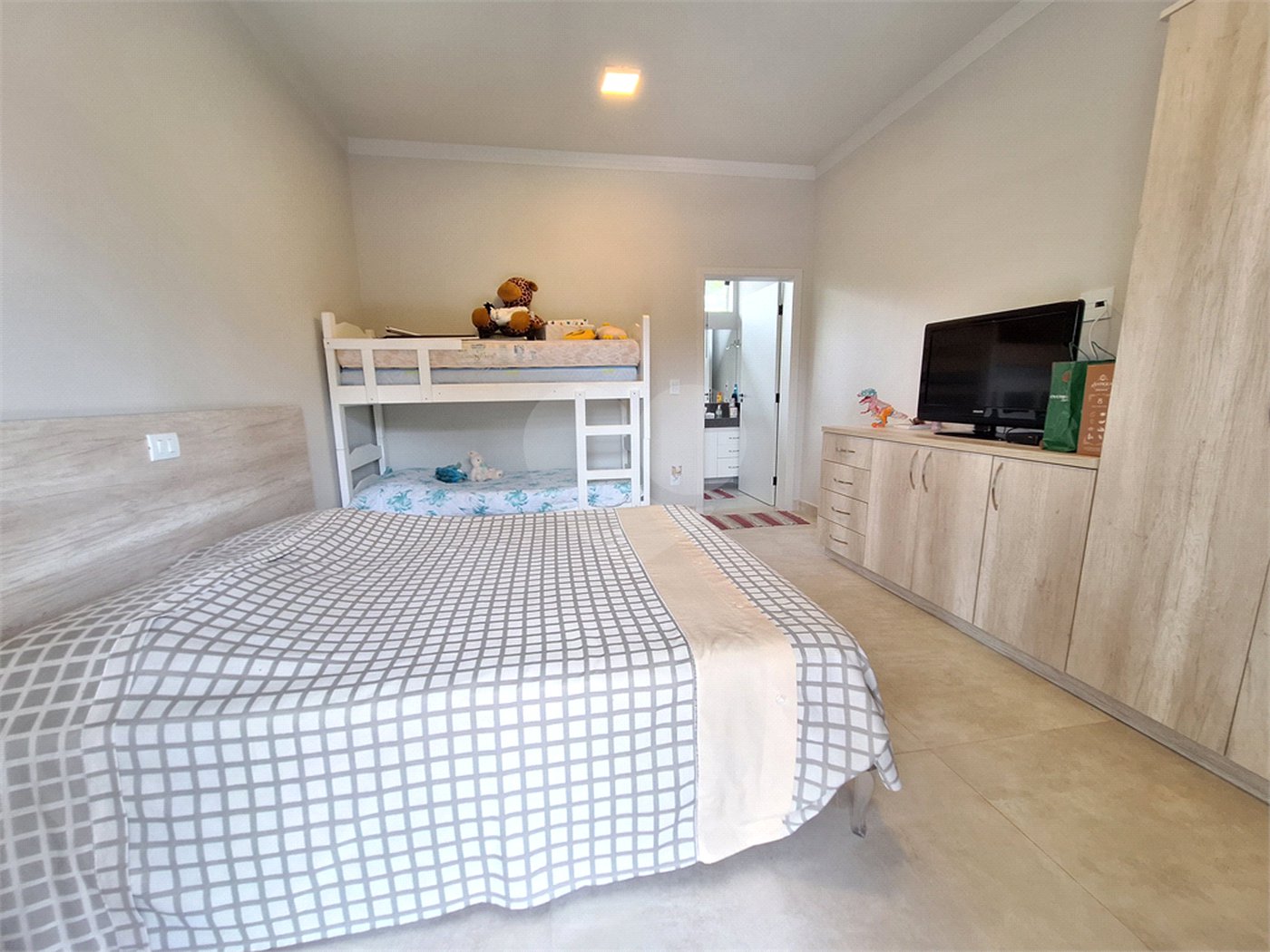 Casa à venda com 7 quartos, sendo 3 suítes, no condomínio Chacaras do Lago, Vinhedo - SP