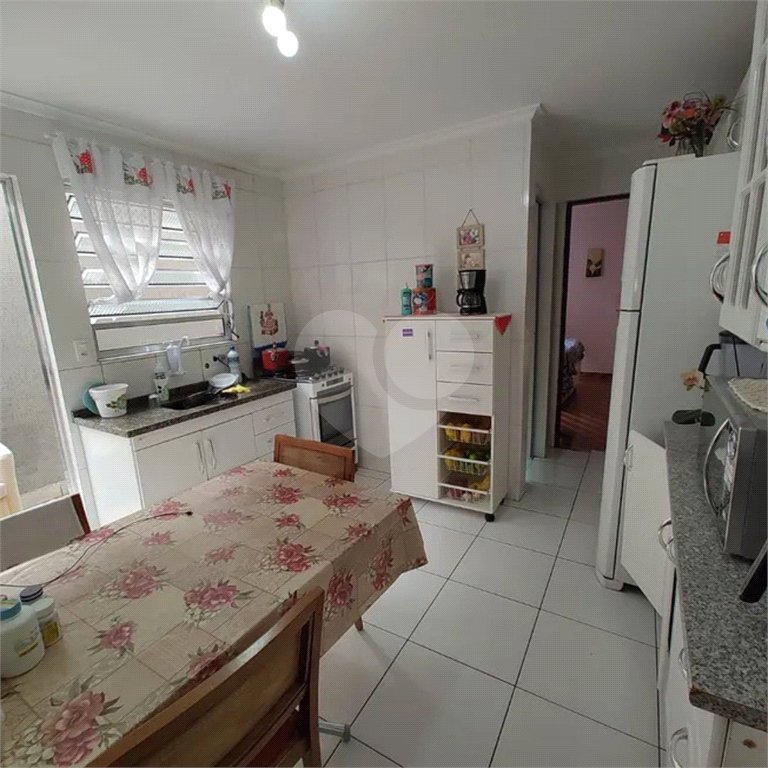 Casa à venda com 2 quartos, sendo 1 suíte, em Parque Maria Domitila, São Paulo, SP