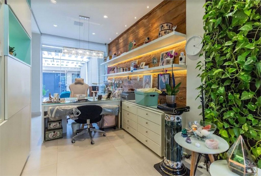 Casa à venda com 4 suítes em Horto, São Paulo, SP