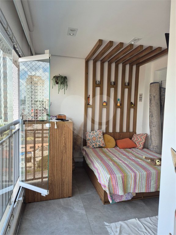 Apartamento à venda com 2 quartos, sendo 1 suíte,  em Quarta Parada, São Paulo, SP