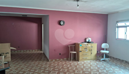 Casa à venda com 4 quartos, sendo 1 suíte,  em Catumbi, São Paulo, SP