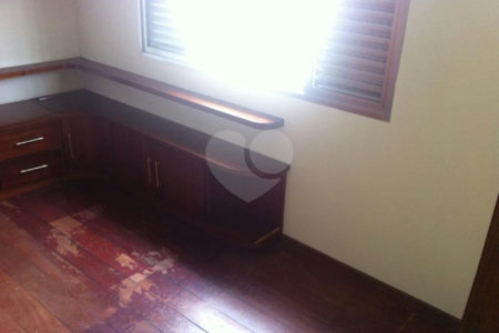 Sobrado à venda com 3 quartos, sendo 1 suíte, em Chora Menino, São Paulo, SP
