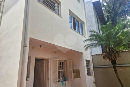 Casa à venda com 3 quartos, sendo 1 suíte, em Chácara Monte Alegre, São Paulo, SP