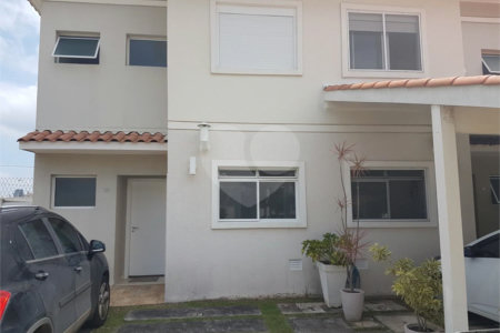 Casa à venda com 3 quartos, sendo 1 suíte, no condomínio Villa das Flores, Mogi das Cruzes - SP