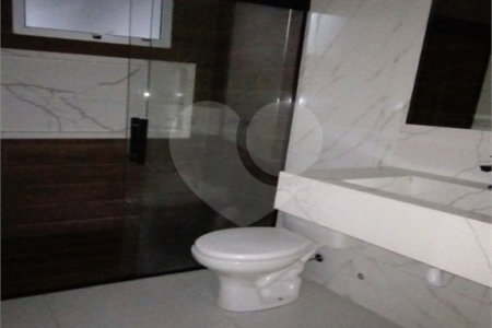 Casa à venda com 3 quartos, sendo 1 suíte, no condomínio Rio das Pedras, Salto - SP