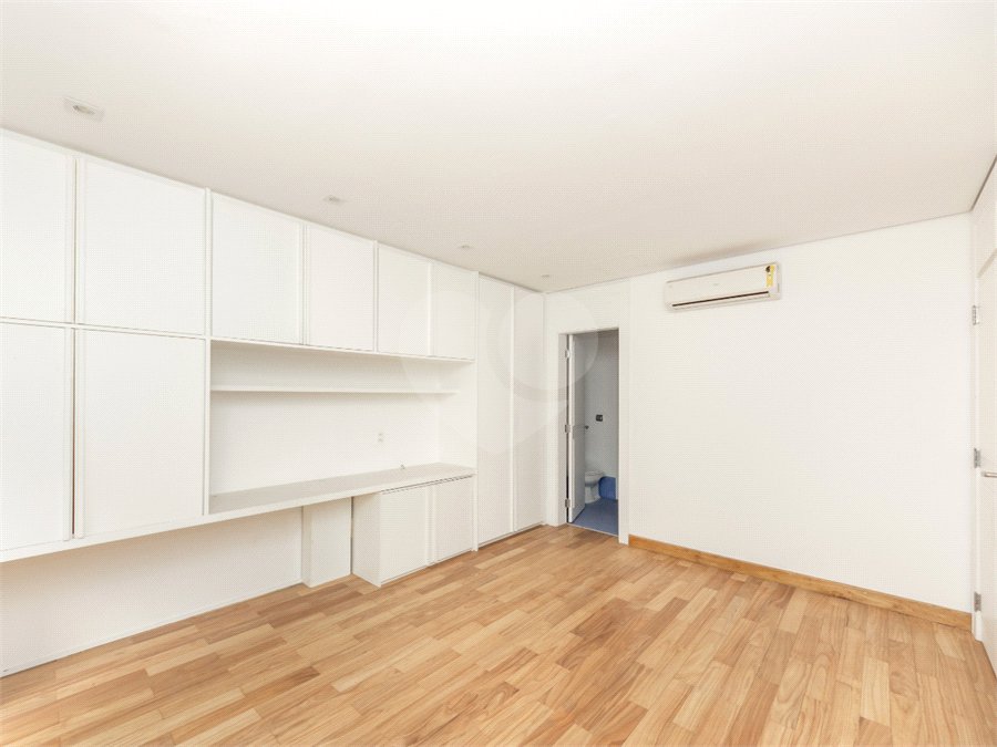 Casa com 4 quartos a venda Vila Nova Conceição, São Paulo - SP