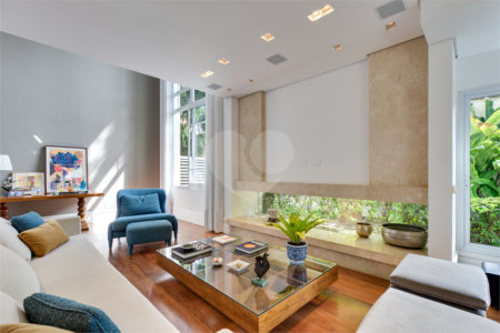 Casa à venda com 3 suítes no condomínio Parc Vignoble, São Paulo - SP