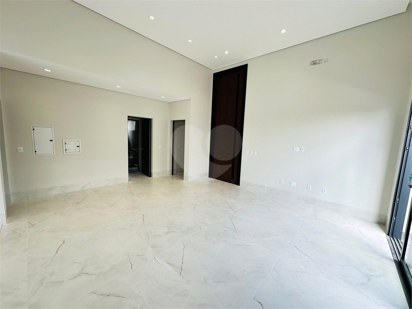 Casa à venda com 3 suítes no condomínio Villa Jardim, Cuiabá - MT