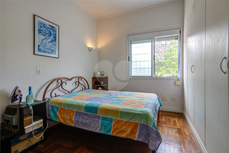 Casa de Vila à venda com 3 quartos, sendo 1 suíte,  em Granja Julieta, São Paulo, SP