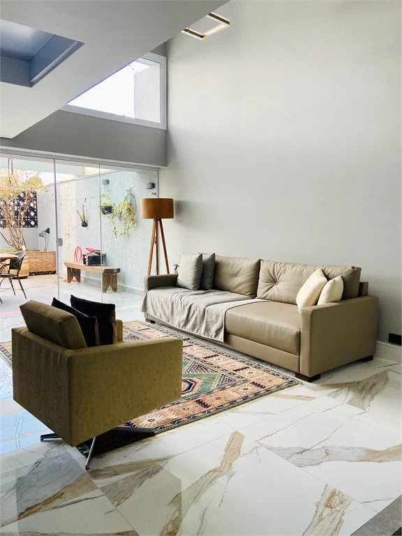 Casa à venda com 3 suítes em Jardim Londrina, São Paulo, SP