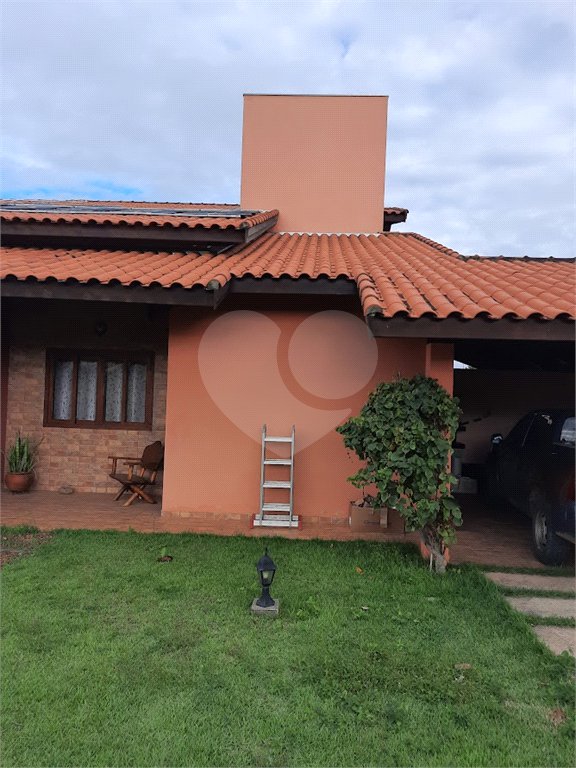 Casa à venda com 3 quartos, sendo 1 suíte,  no condomínio Village Ipanema 1, Araçoiaba da Serra - SP