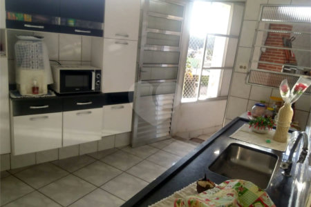 Sobrado à venda com 4 quartos, sendo 1 suíte,  em Jardim Pacaembu, Jundiaí, SP