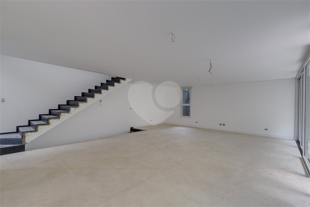 Casa à venda com 4 suítes no condomínio Garda, São Paulo - SP