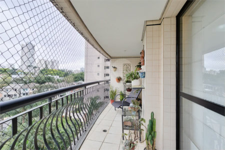 Apartamento à venda com 3 quartos, sendo 2 suítes, em Alto da Boa Vista, São Paulo, SP