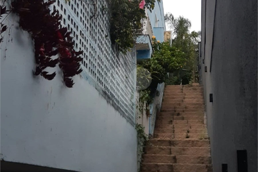 Casa à venda com 4 quartos, sendo 1 suíte, em Horto, São Paulo, SP
