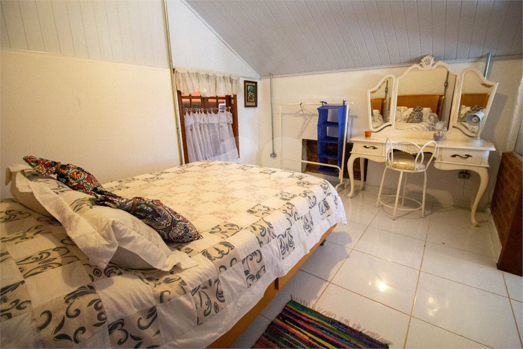 Chácara à venda com 5 quartos, sendo 4 suítes, no Centro (canguera), São Roque, SP