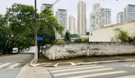 Terreno à venda em Campo Belo, São Paulo, SP