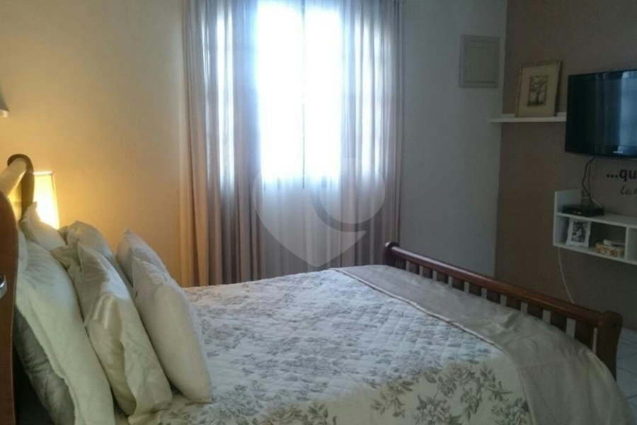 Sobrado à venda com 3 quartos, sendo 2 suítes, em Artur Alvim, São Paulo, SP