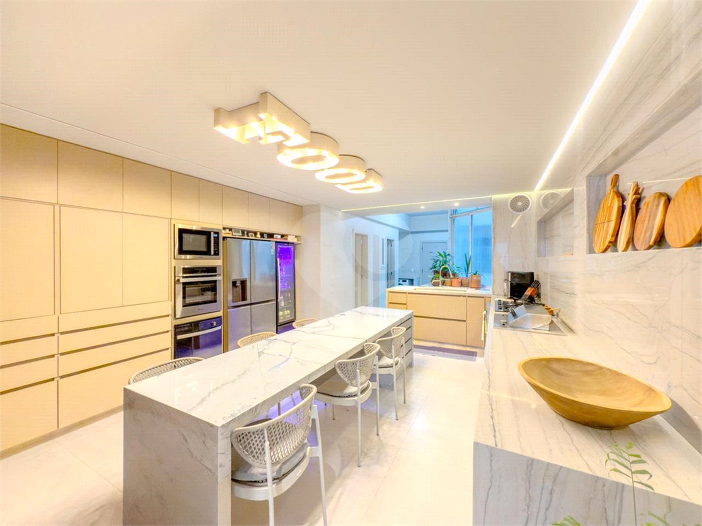 Apartamento à venda com 4 quartos, sendo 1 suíte,  em Copacabana, Rio de Janeiro, RJ