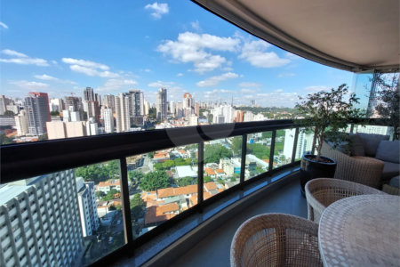 Apartamento à venda ou para alugar com 3 suítes em Perdizes, São Paulo, SP