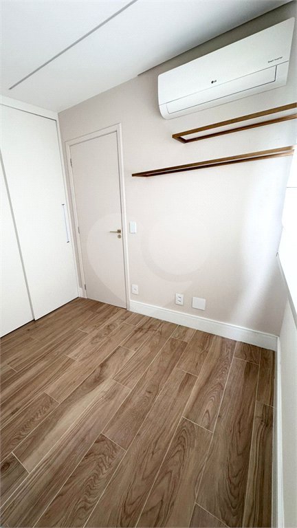 Apartamento de 140 m², 2 dormitórios sendo uma suìte, 3 vagas - Campo Belo/SP.