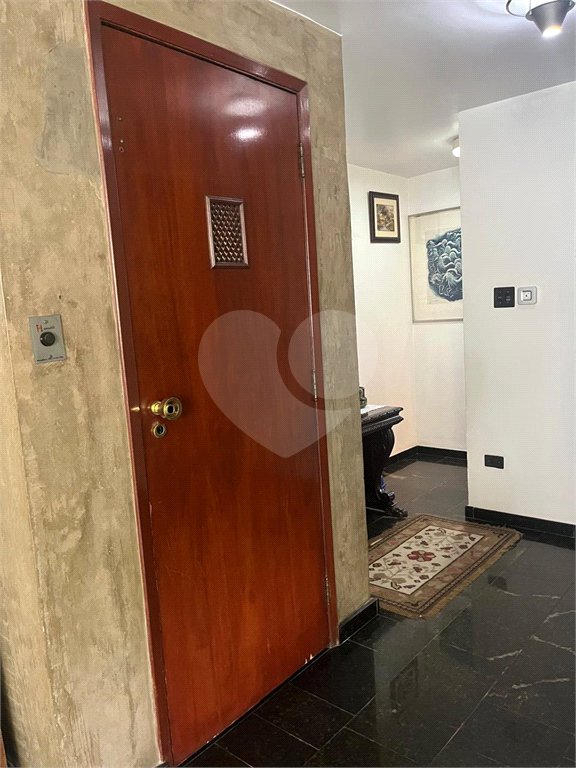 Casa à venda com 4 quartos, sendo 3 suítes, no condomínio Vitoria Regia, São Paulo - SP