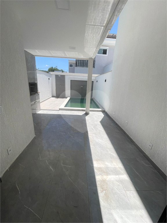 Casa à venda com 3 quartos, sendo 2 suítes, no condomínio Grand Park, Rio de Janeiro - RJ