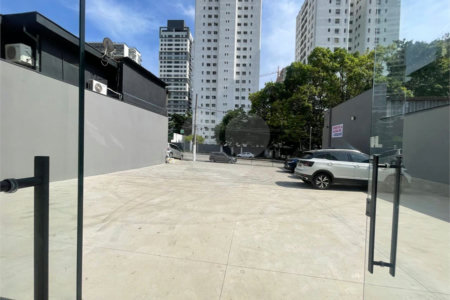 Loja à venda ou para alugar em Alto da Boa Vista, São Paulo, SP