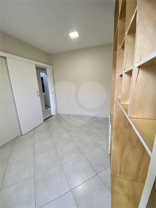 Casa à venda com 3 quartos, sendo 1 suíte, no condomínio Ana Carolina, São Paulo - SP