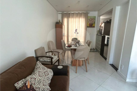 Casa à venda com 3 quartos, sendo 1 suíte, no condomínio Vila das Cores, São Paulo - SP