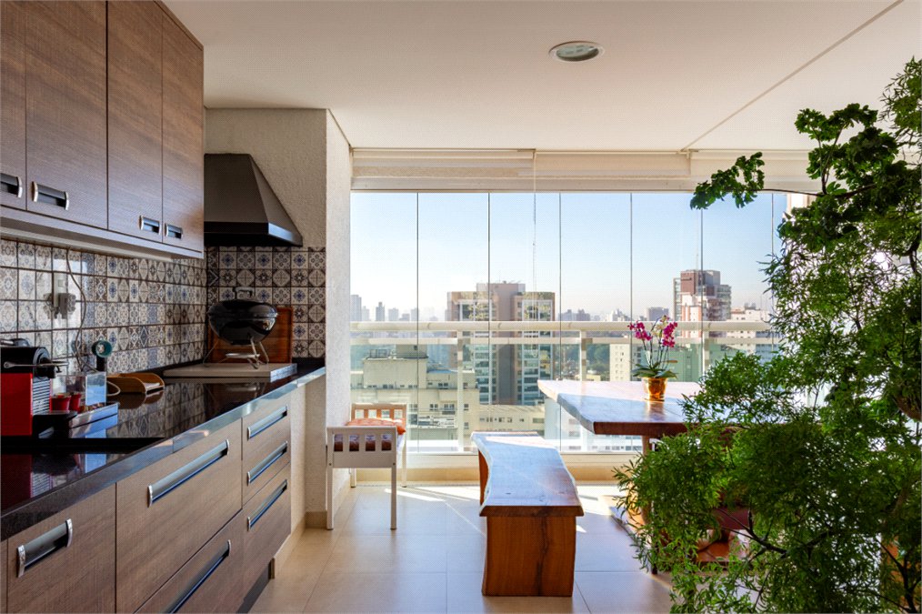 Apartamento à venda com 3 suítes em Vila Mariana, São Paulo, SP