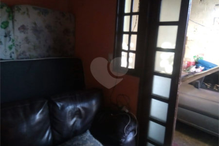 Sobrado à venda com 2 quartos, sendo 1 suíte, em Vila Urupês, Suzano, SP