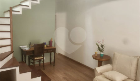 Sobrado à venda com 4 quartos, sendo 1 suíte,  em Tremembé, São Paulo, SP