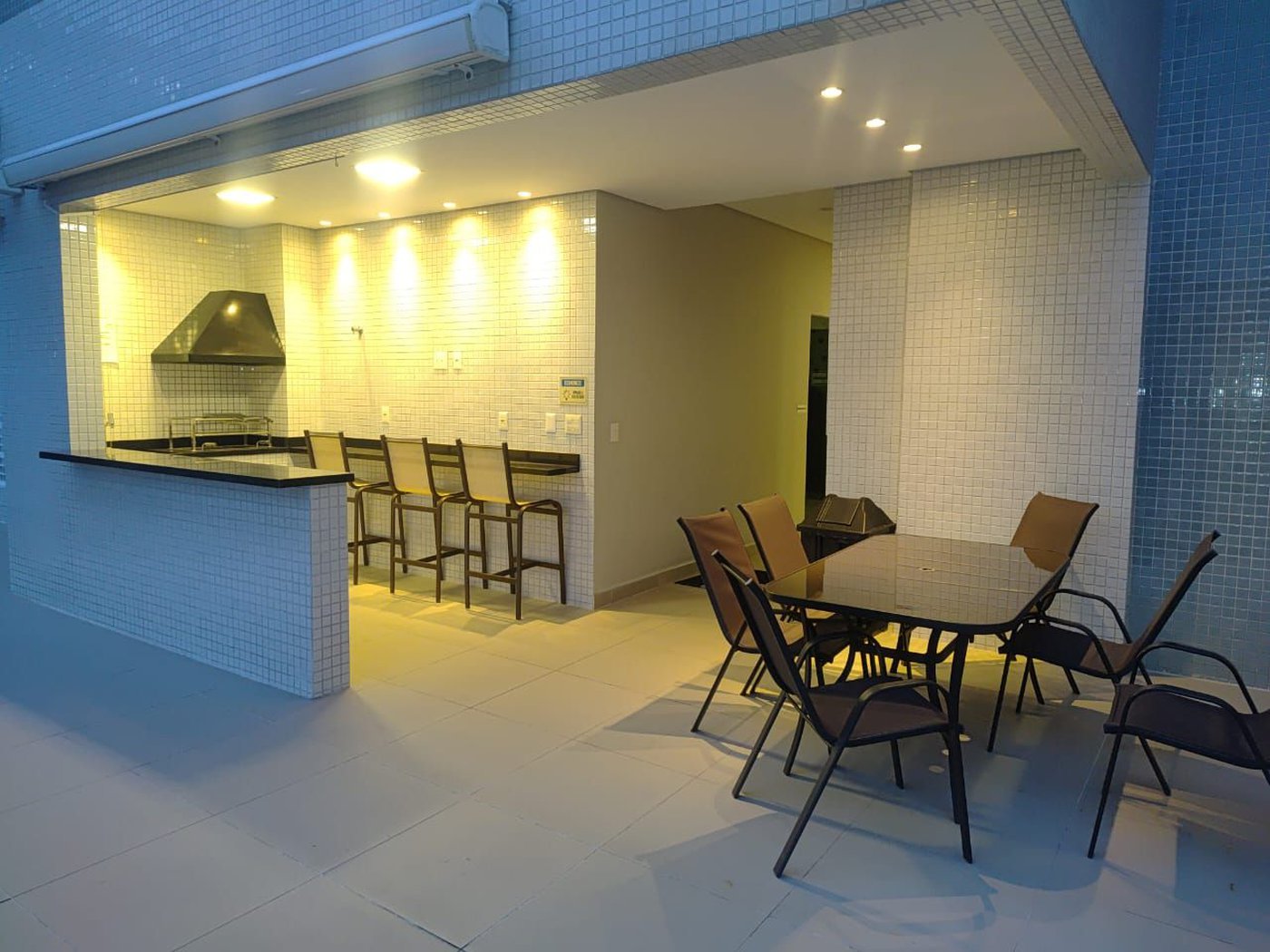 Apartamento com 2 dormitórios à venda, 76 m² por R$ 1.150.000,00 - Gonzaga - Santos/SP