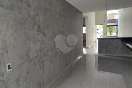 Casa à venda com 3 quartos, sendo 1 suíte, no condomínio Horto Florestal Villagio, Sorocaba - SP