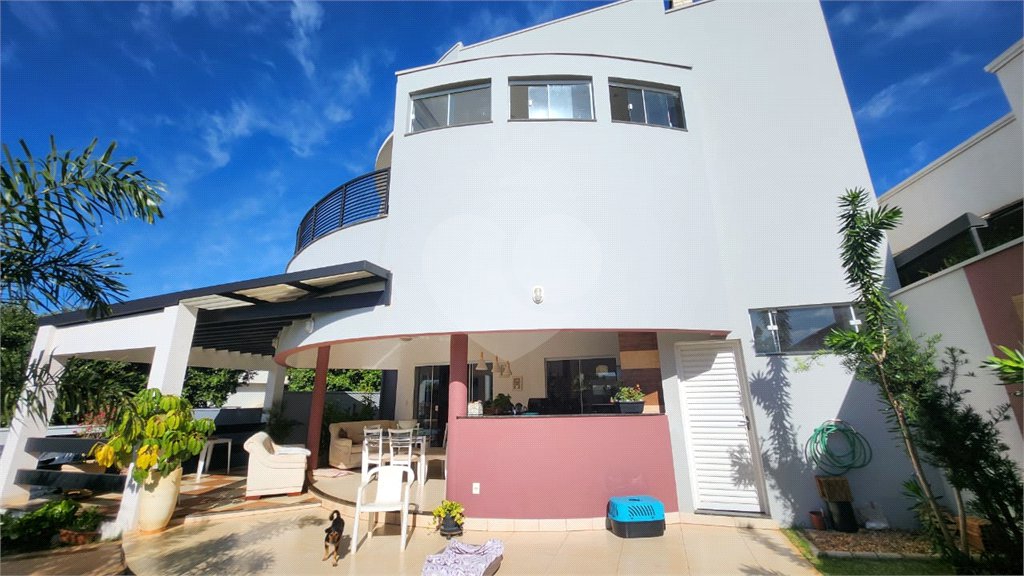 Casa à venda com 3 quartos, sendo 2 suítes, em Residencial Village Damha, Araraquara, SP