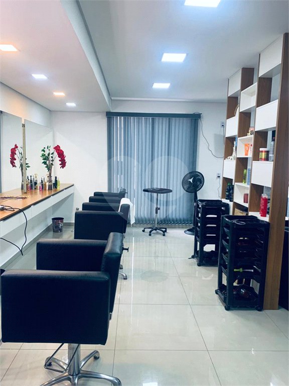 SALA COMERCIAL PROXIMO A UNIMED VILA NERY