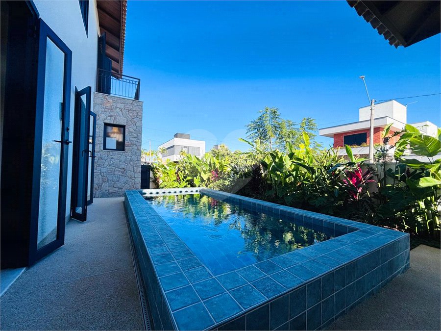 Casa à venda com 4 quartos, sendo 3 suítes, no condomínio Residencial Chácara Ondina, Sorocaba - SP