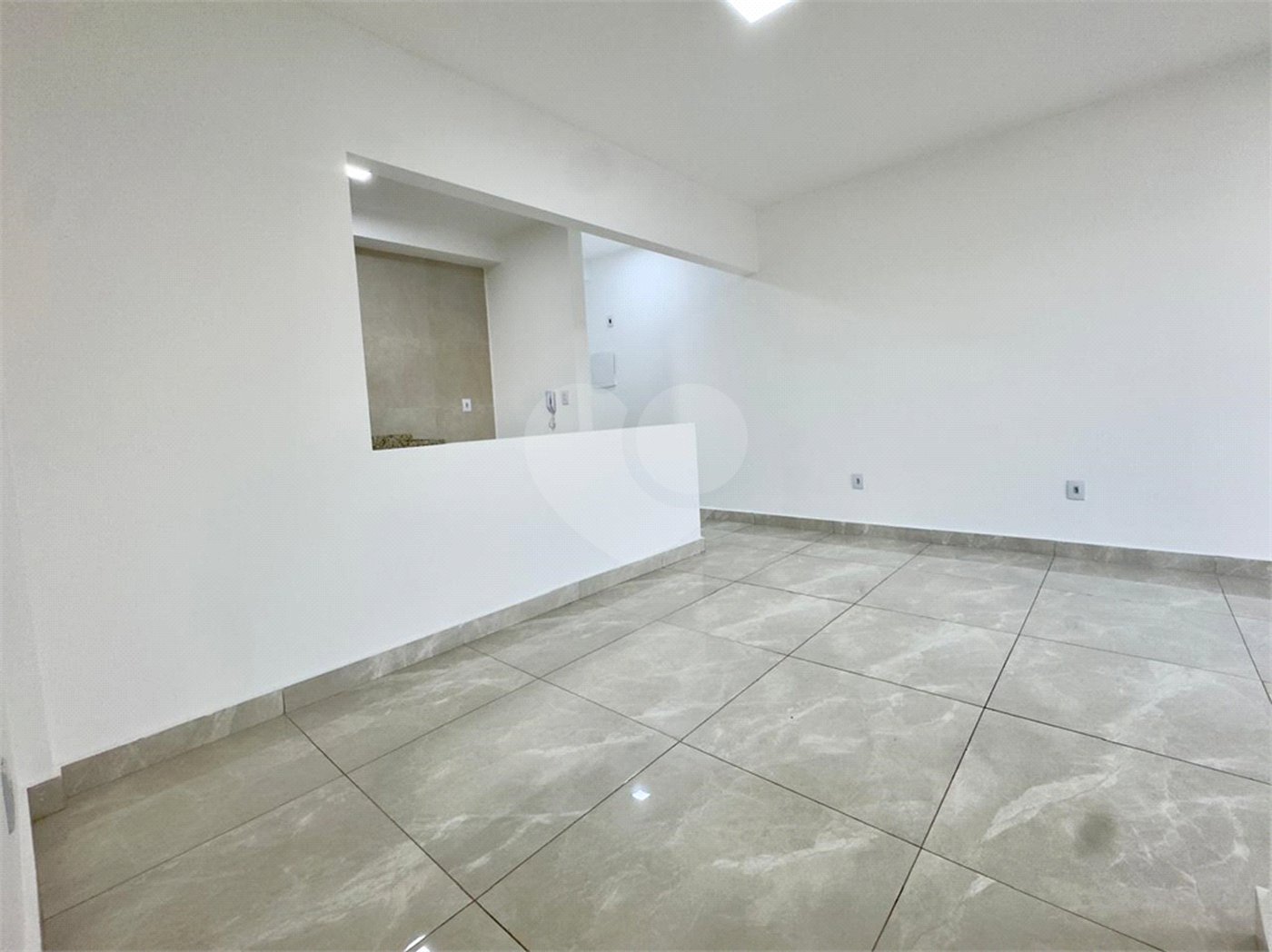 Apartamento para alugar com 2 quartos, sendo 1 suíte, em Vila Hortência, Sorocaba, SP