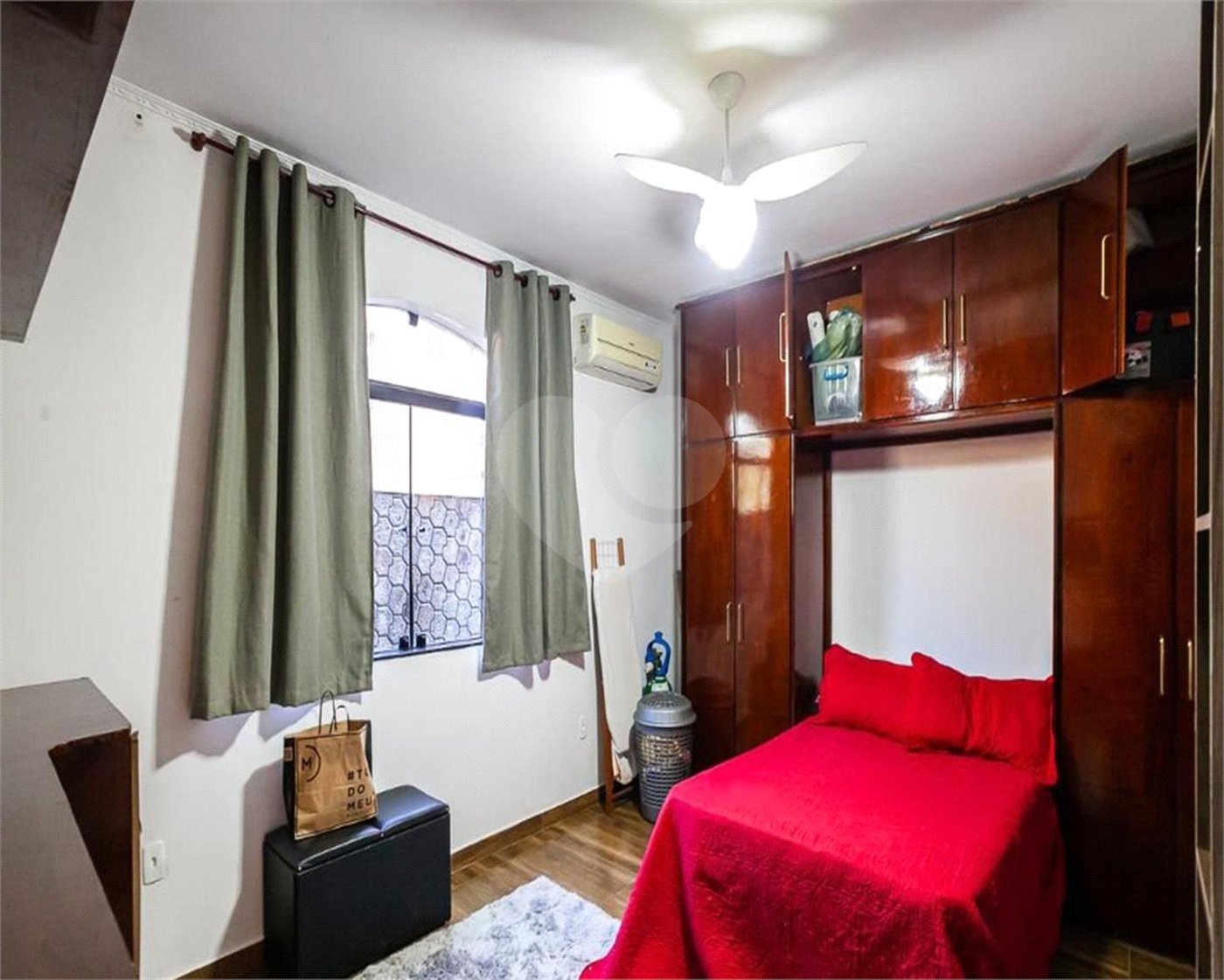 Casa à venda com 3 quartos, sendo 1 suíte, em Parque das Nações, Santo André, SP
