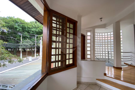Sobrado à venda com 7 quartos, sendo 2 suítes, em Brooklin Paulista, São Paulo, SP
