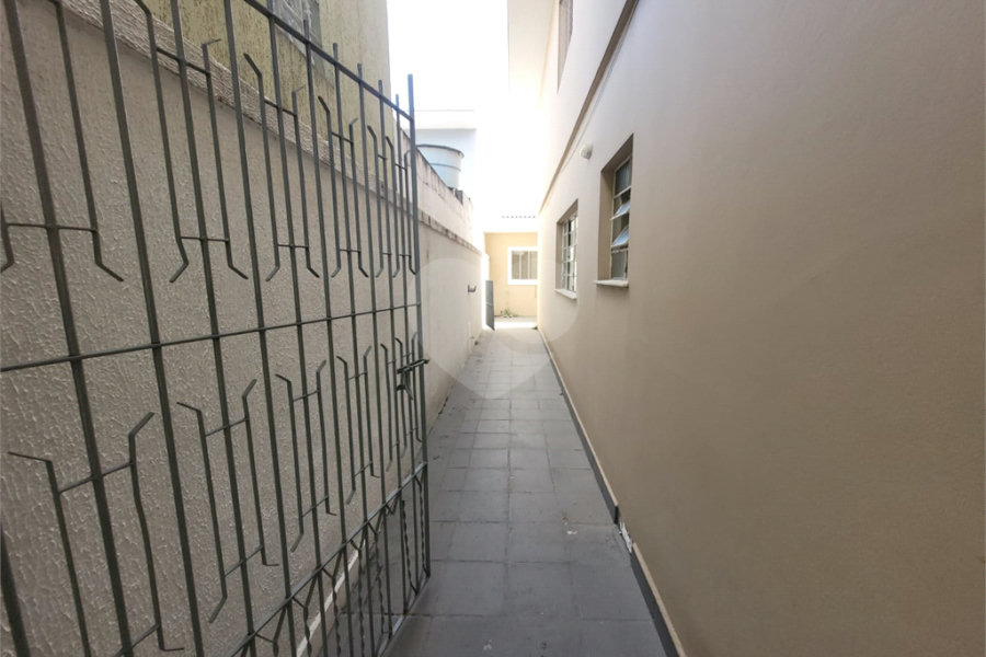 Casa à venda com 3 quartos, sendo 1 suíte, em Parque Maria Domitila, São Paulo, SP