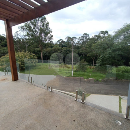 Casa à venda com 3 suítes no condomínio Altos de São Roque, São Roque - SP