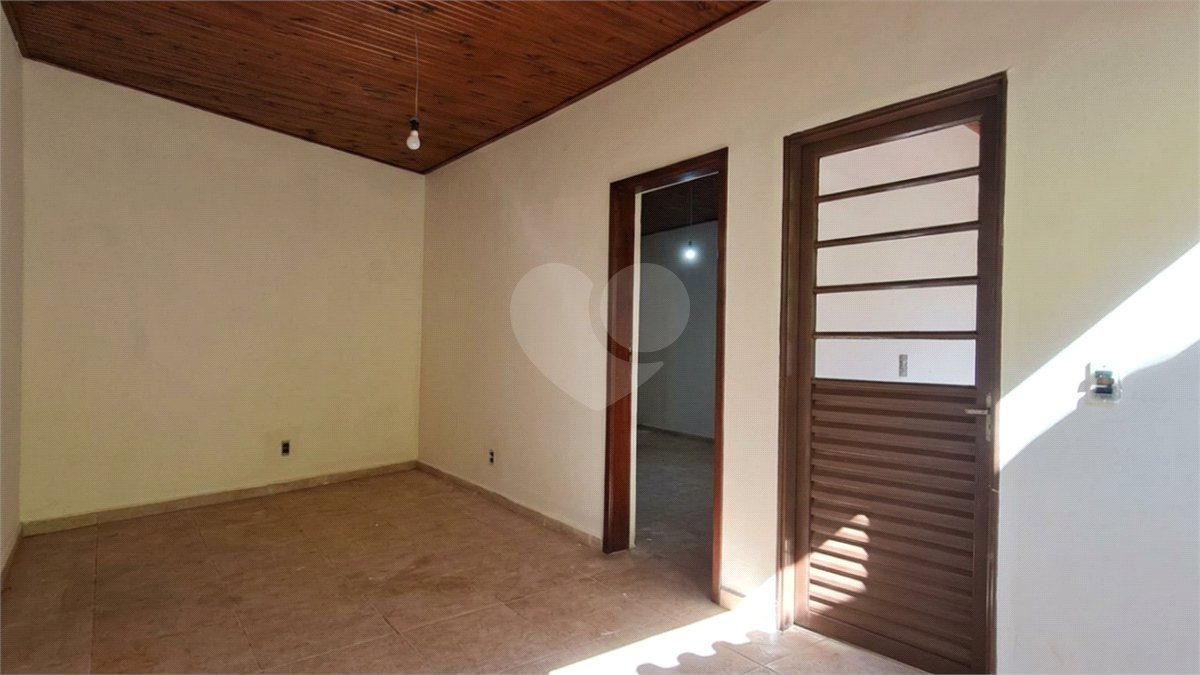 Chácara à venda com 3 suítes em Vila Xisto, São Miguel Arcanjo, SP
