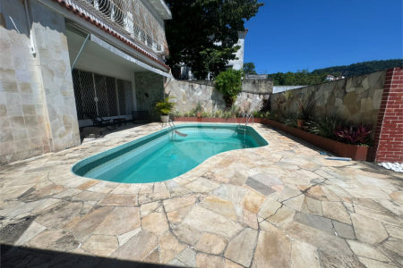 Casa à venda com 3 quartos, sendo 1 suíte,  em Santa Teresa, Rio de Janeiro, RJ