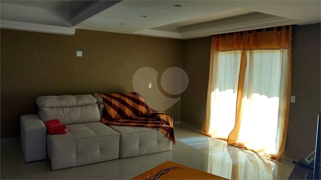 Sobrado à venda com 3 quartos, sendo 1 suíte, em Serra da Cantareira, Mairiporã, SP