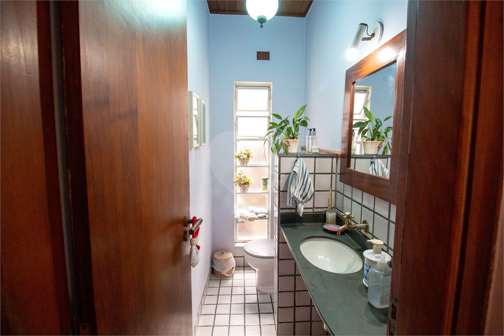 Chácara à venda com 4 quartos, sendo 2 suítes, em Vila Santa Rita, São Roque, SP