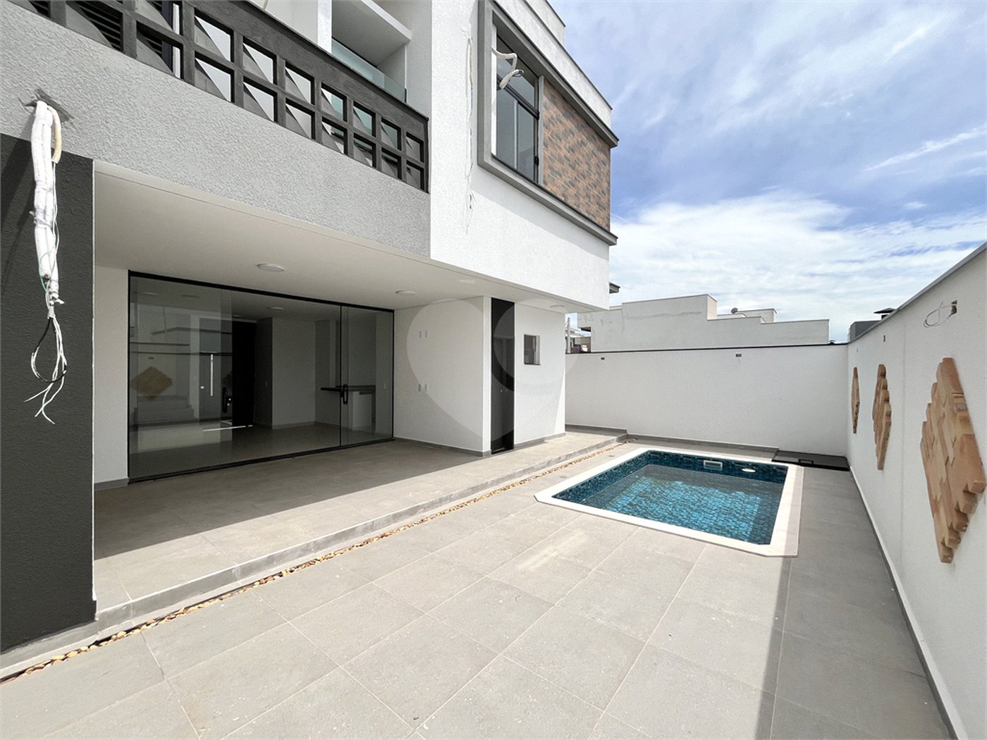 Casa à venda com 3 suítes no condomínio Terras de São Francisco, Sorocaba - SP