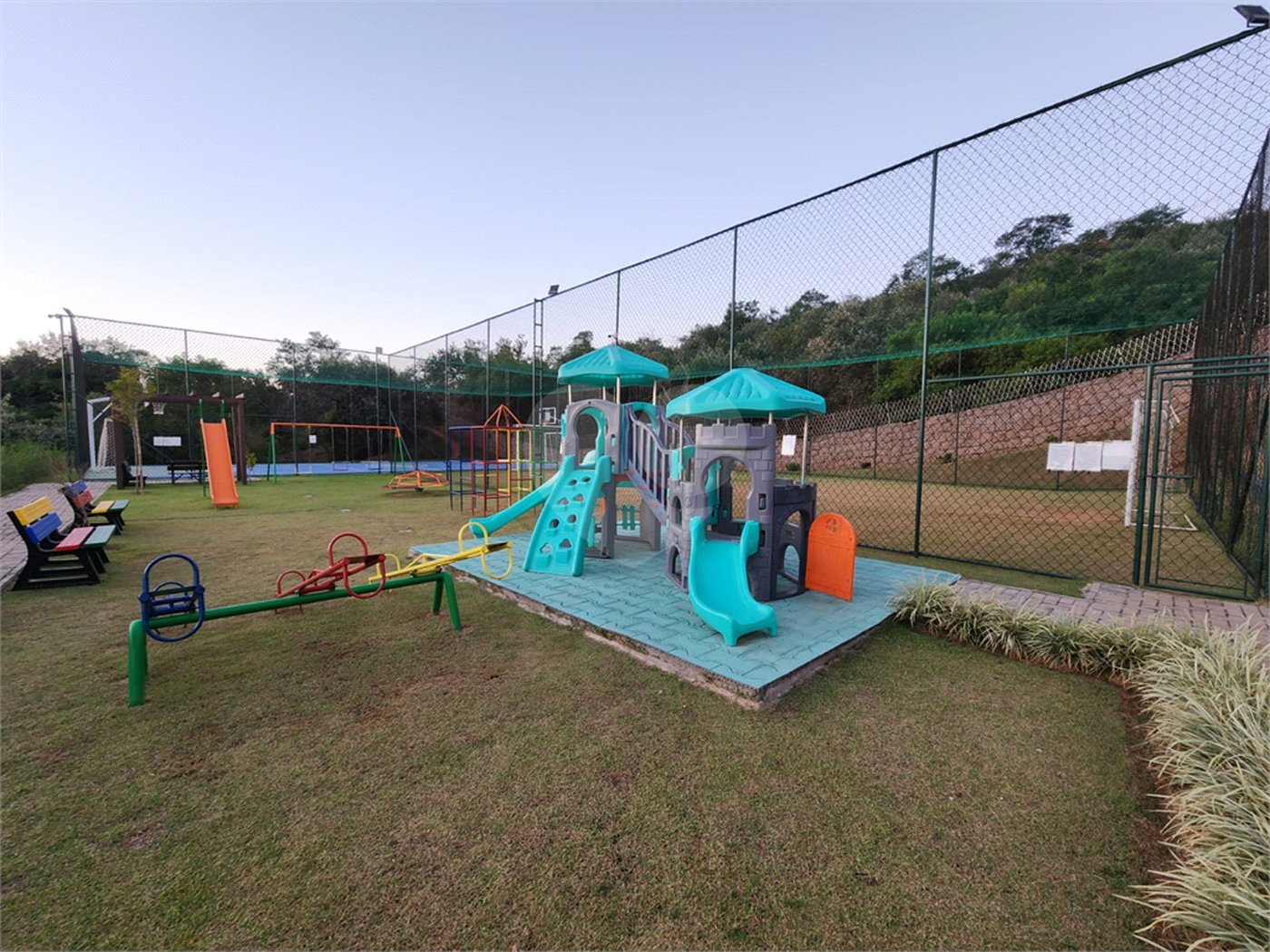 Terreno à venda no condomínio Jardim Primavera, Louveira - SP