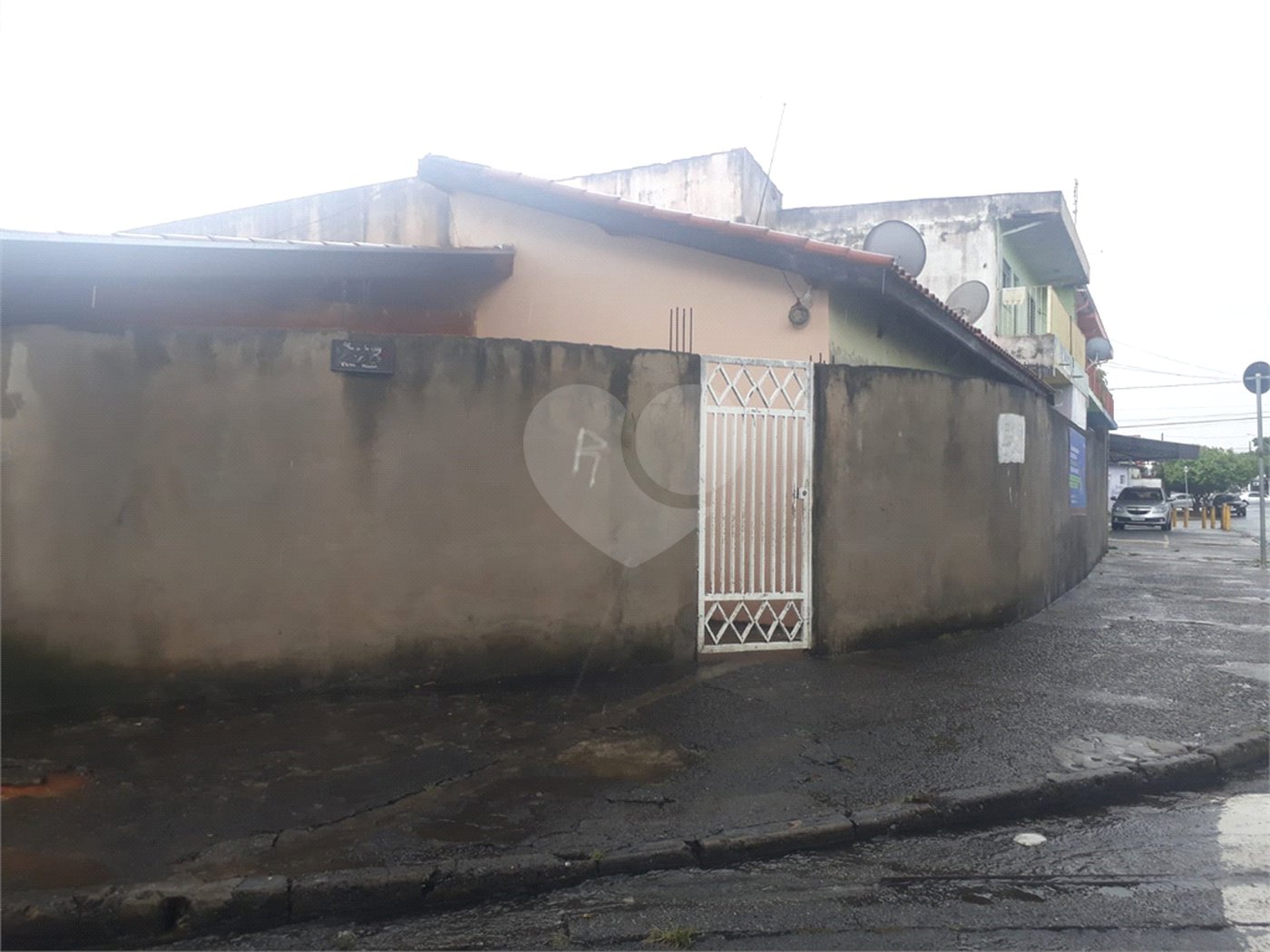 Casa de Vila à venda com 4 quartos, sendo 1 suíte,  em Jardim Morada do Sol, Indaiatuba, SP